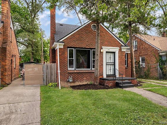 3rd image of 15444 Kentfield St