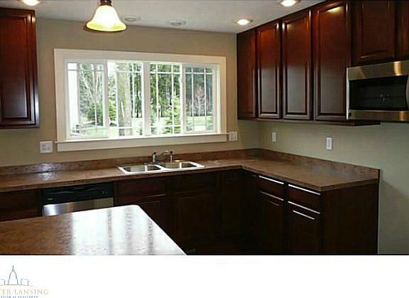 4th image of 1 Edgewood Dr