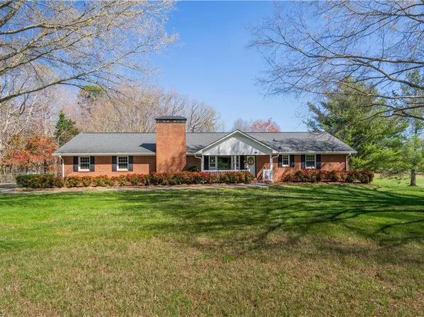 1075 Tuttle Rd, Rural Hall, NC 27045