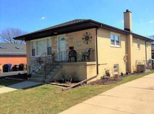 5121 W 105th St, Oak Lawn, IL 60453