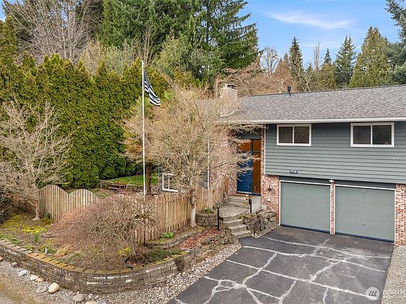 3rd image of 19332 53rd Avenue NE