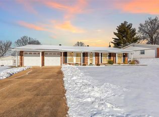 4823 Holmeswood Ct, Saint Louis, MO