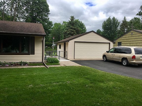 2nd image of 3781 Kenny Ln