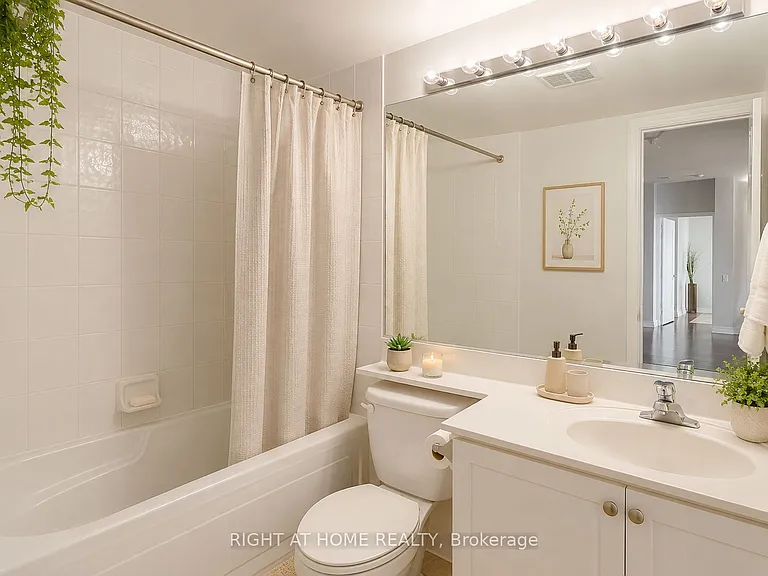 33 Empress Ave #Penthouse 506 — Photo 13