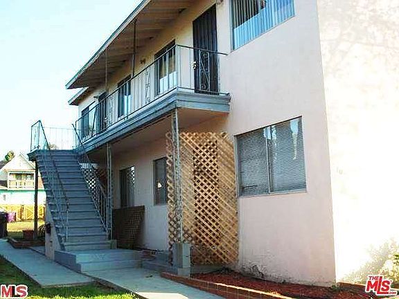 3rd image of 1052 N Loma Vista Dr