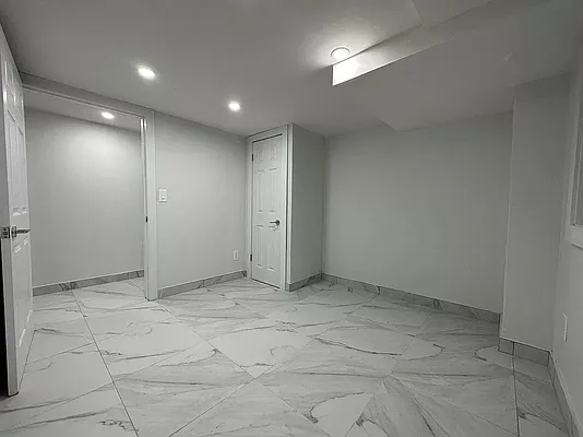 Rented by EXR | media 4