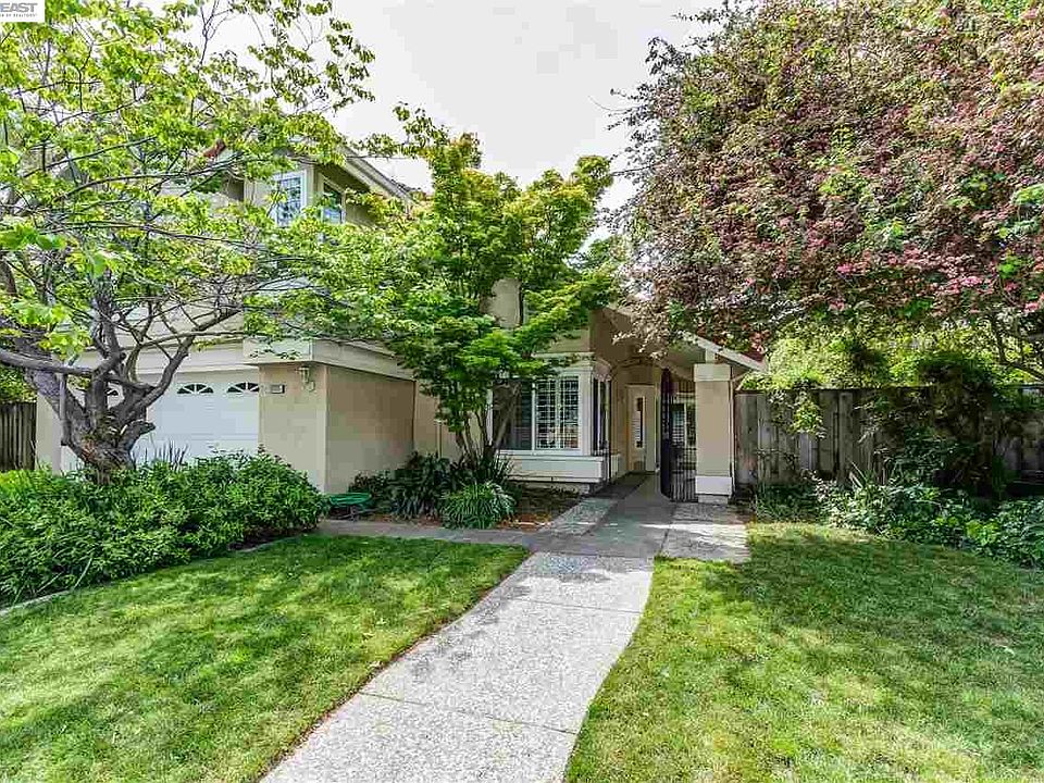 2nd image of 33175 Lark Way