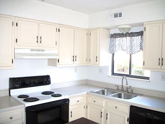 3rd image of 7240 Wellswood Ln