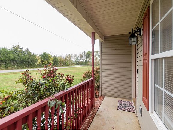 3rd image of 109 Flippo Dr