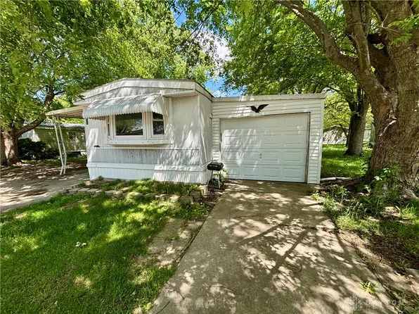 36 Little John Dr, Greenville, OH 45331