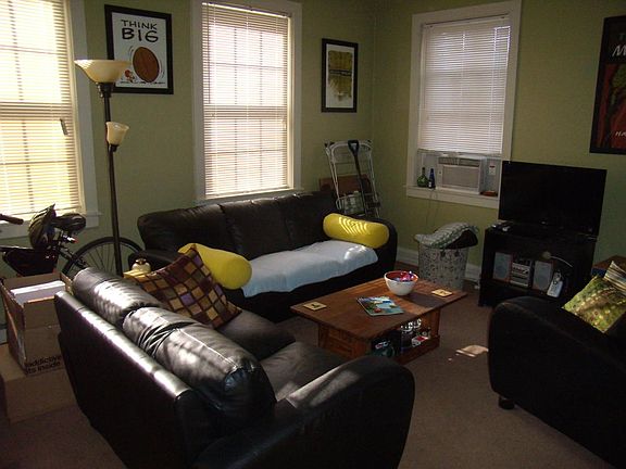 2nd image of 1303 N Franklin St APT 3