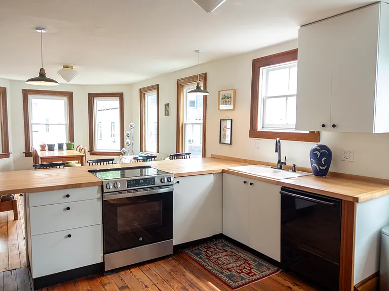 30 Royal St #2 — Photo 2