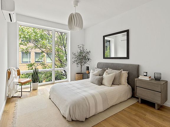 5th image of 159 E 118th St #3B