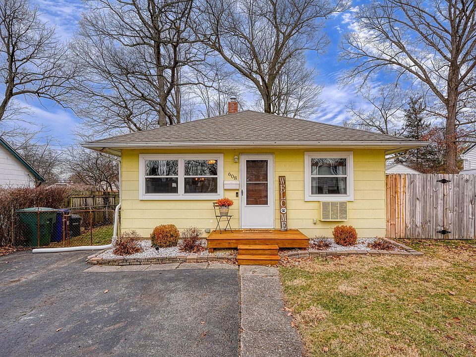 1st image of 608 E Lincoln Ave