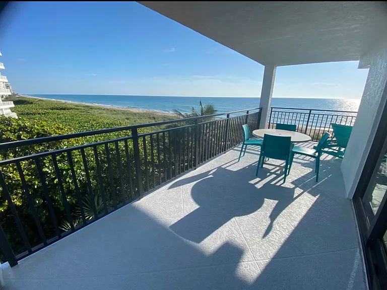 101022 S Ocean Dr — Photo 2