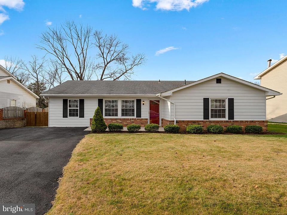 1st image of 1023 Christmas Ln