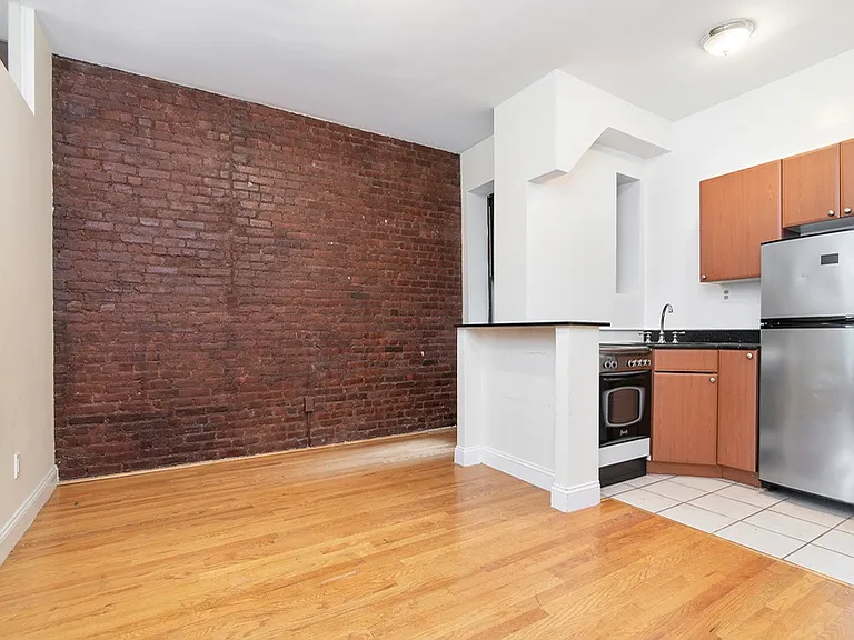 530 W 123rd St #1 — Photo 2