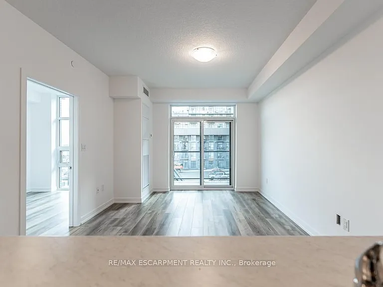 470 Dundas St E #326 — Photo 6
