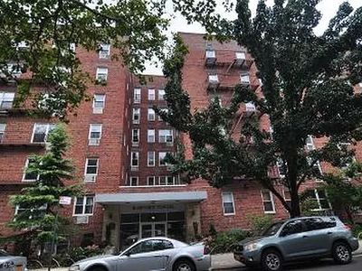 46-01 39th Ave APT 402, Queens, NY, 11104