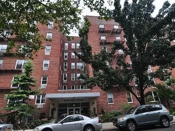 46-01 39th Ave APT 402, Queens, NY 11104