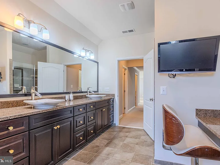 15316 Admiral Baker Cir — Photo 83