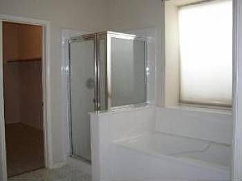 3rd image of 1021 Linden Grove Dr