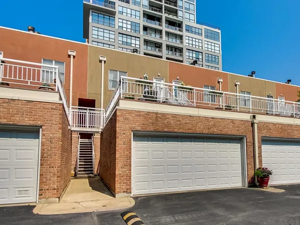 51 W 15th St APT F2, Chicago, IL 60605