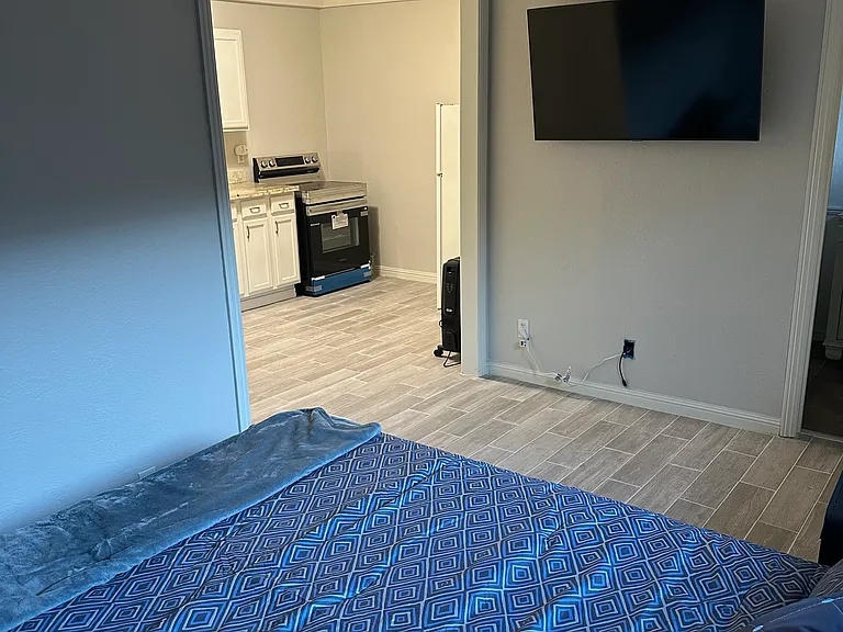 980 W Washington Ave — Photo 11