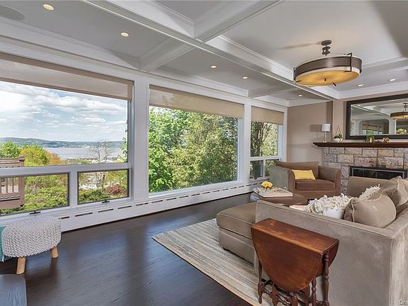 5th image of 51 Castle Heights Ave
