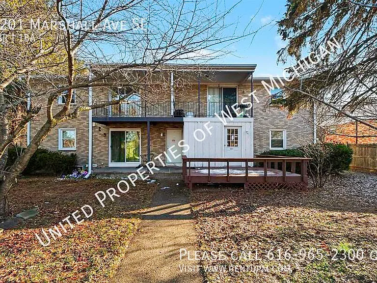 3201 Marshall Ave SE — Photo 2