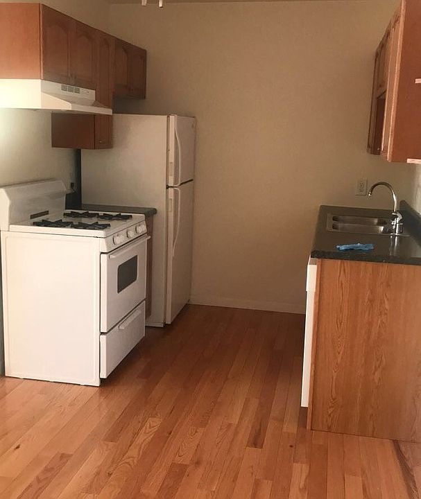 1st image of 930 Copeland Ave APT 204