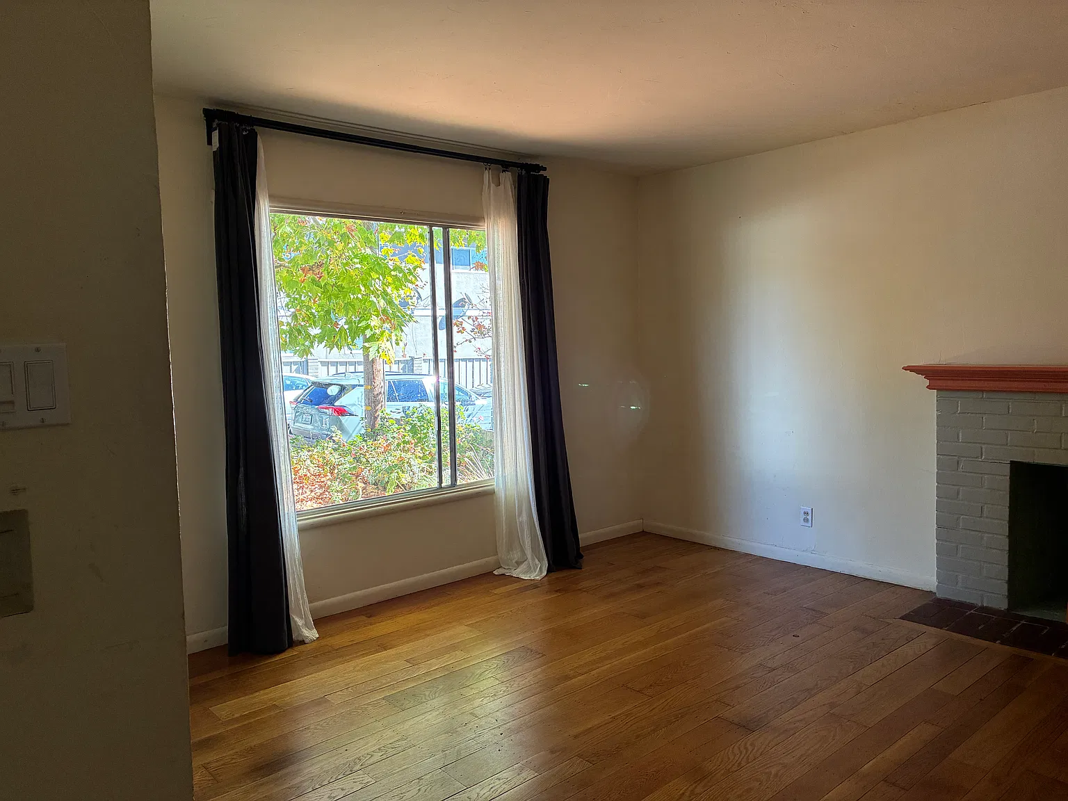 2 bed, 1100 sqft, $3,800 — Photo 3