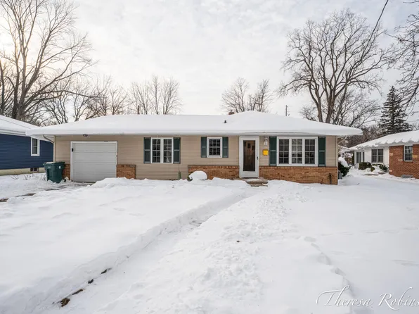160 Boltwood Dr NE, Grand Rapids, MI 49505