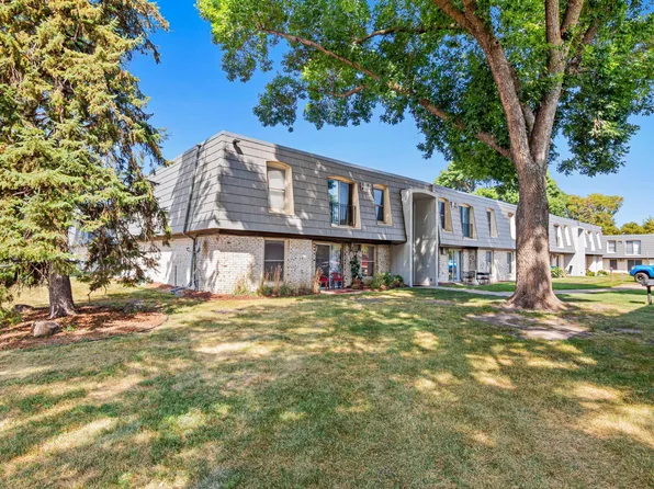 814 9th Ave S APT 4, Hopkins, MN 55343