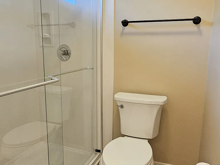 236 W Waltann Ln — Photo 19