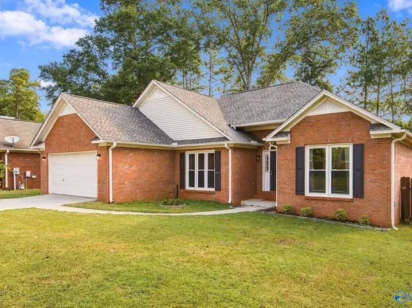 221 Jarrett Ln, Madison, AL 35758