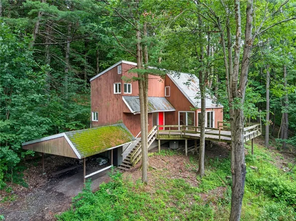 2065 Ellis Hollow Rd, Ithaca, NY 14850