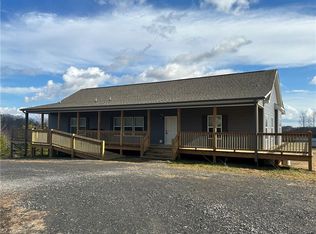 934 Woodville Rd, Mount Airy, NC 27030