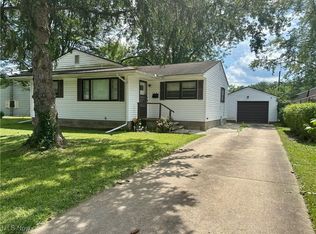 1345 Autumn Dr NW, Warren, OH