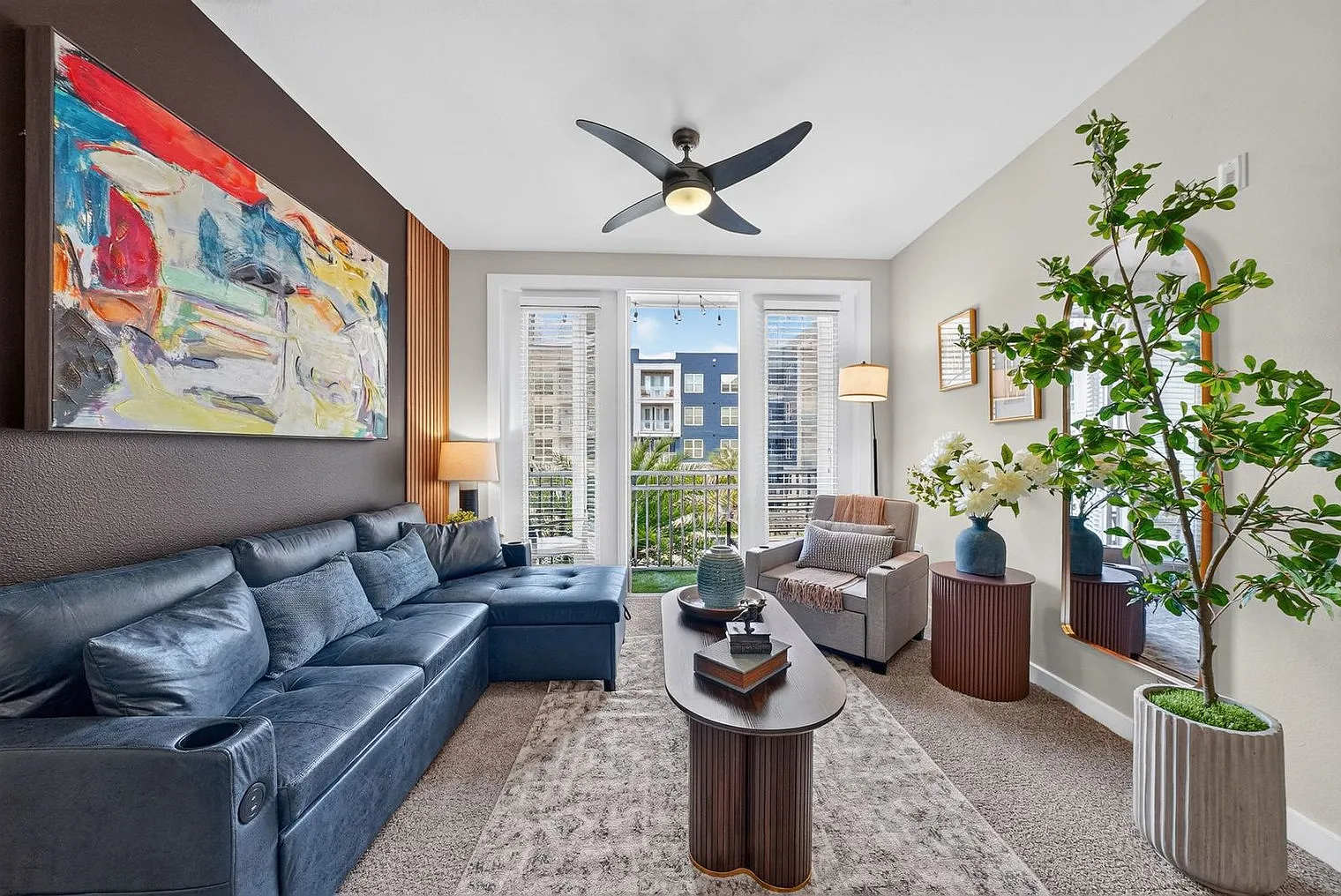 2 bed, 2.0 bath, 1097 sqft, $5,184 — Photo 2