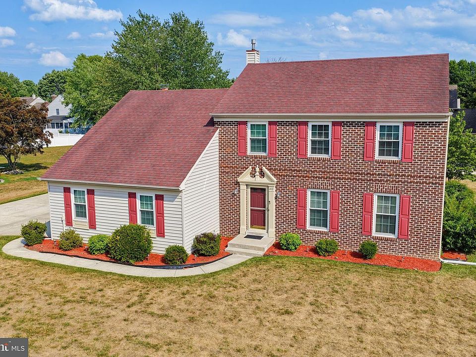 1st image of 410 Eagle Nest Dr