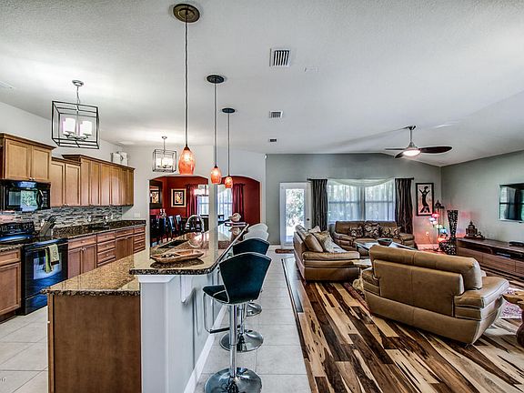 2nd image of 1437 Donegal Dr