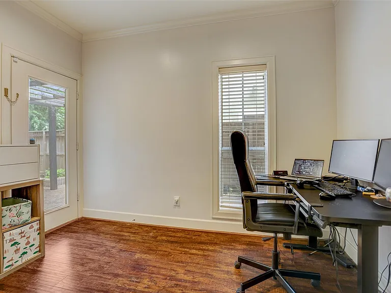 4262 Childress St #B — Photo 4
