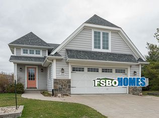 1622 Shamrock Dr, Davenport, IA 52807