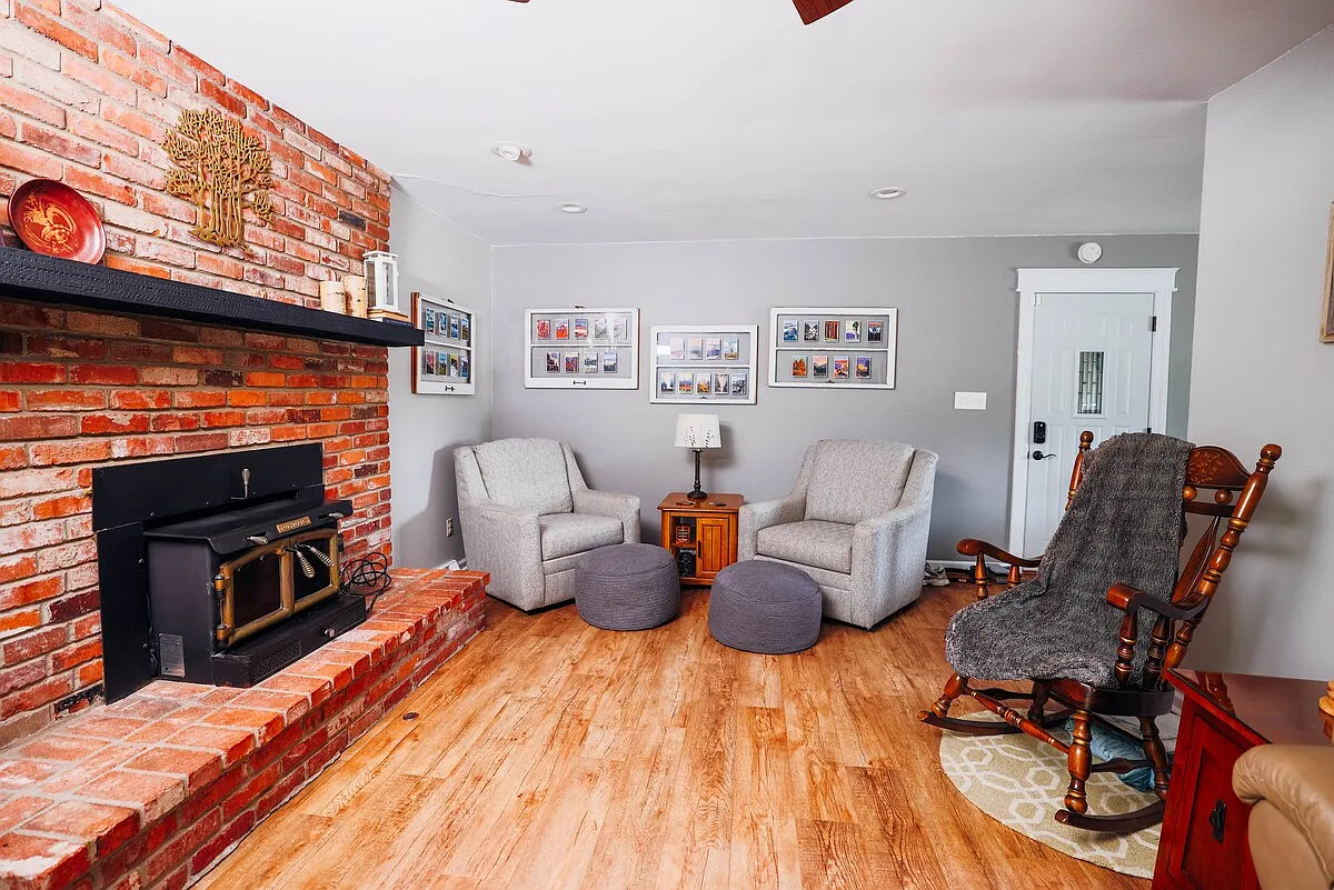 3 bed, 1404 sqft, $2,900 — Photo 3