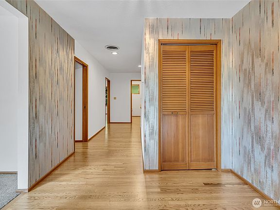 4th image of 21331 236th Avenue SE