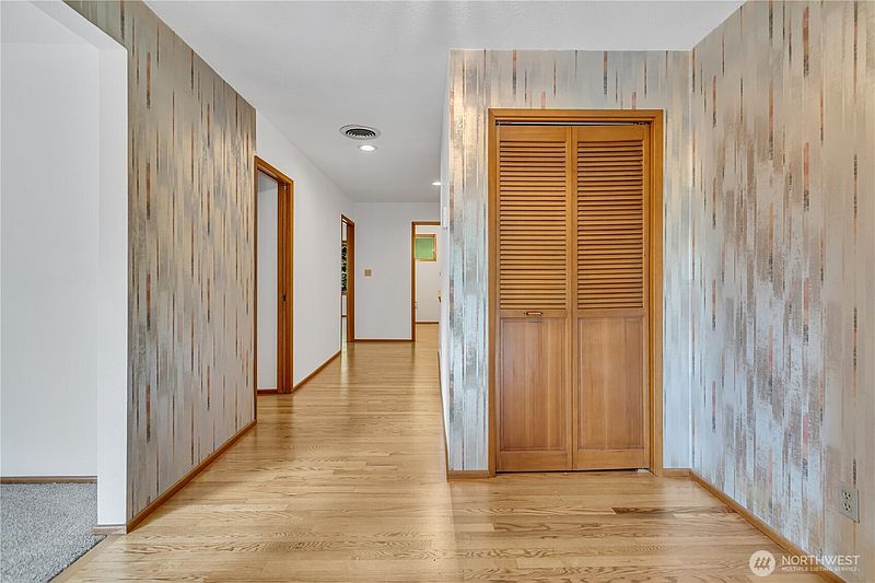 4th image of 21331 236th Avenue SE
