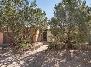 331 Calle Loma Norte, Santa Fe, NM 87501