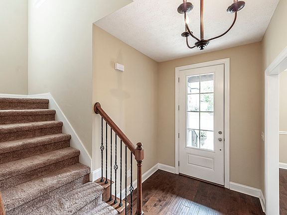 5th image of 1084 McMahan Dr