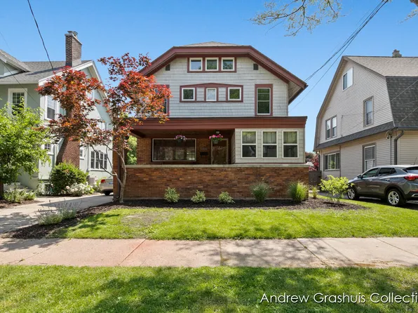 430 Rosewood Ave SE, East Grand Rapids, MI 49506